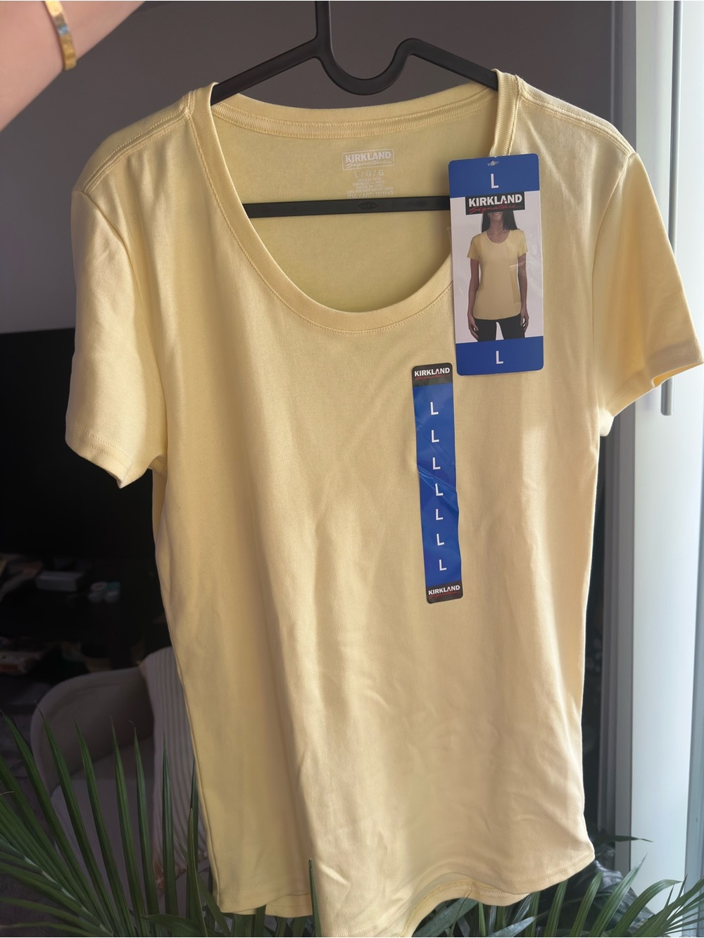 Kirkland Signature NWT Women's 100% Pima Cotton Yellow Scoop Neck Tee - Large